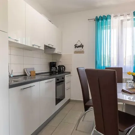 Apartman Sea & Stone No 3 In *