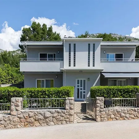 Sea & Stone No 3 In Appartement Starigrad Paklenica