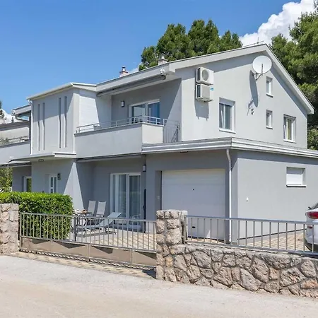 Appartement Sea & Stone No 3 In Starigrad Paklenica