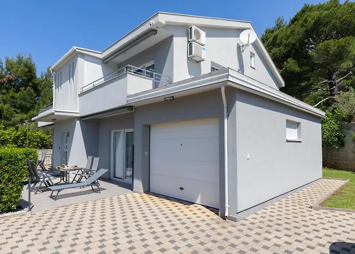 Апартаменты Sea & Stone No 3 In Стариград-Пакленица